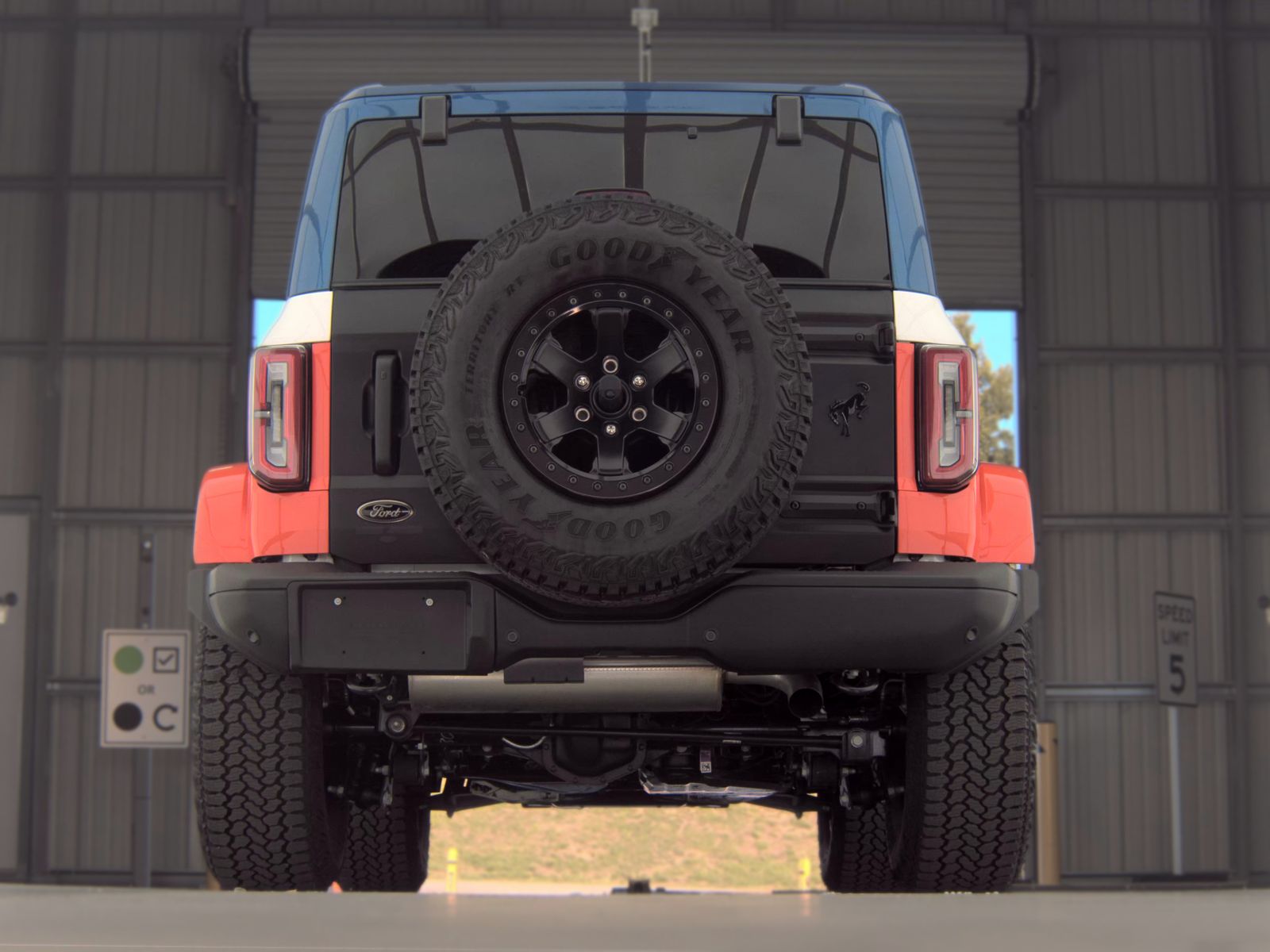 FORD BRONCO - 8