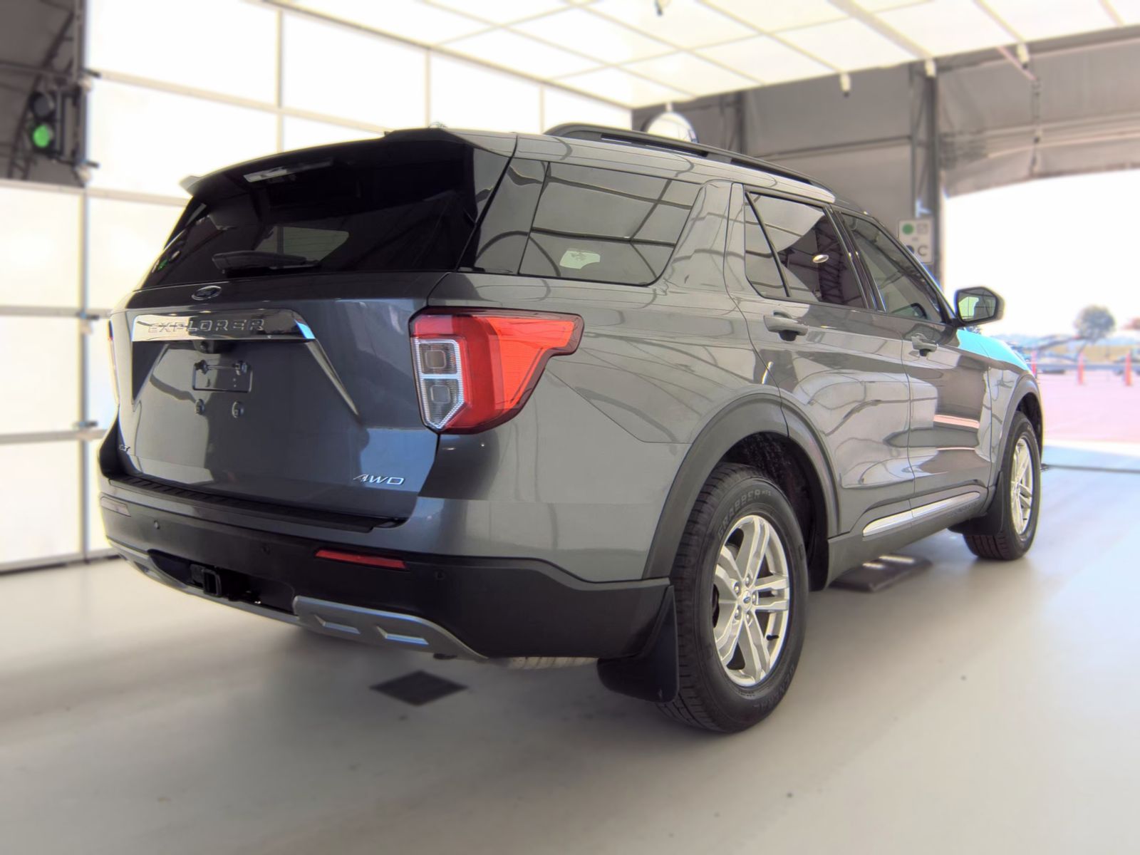 FORD EXPLORER - 6