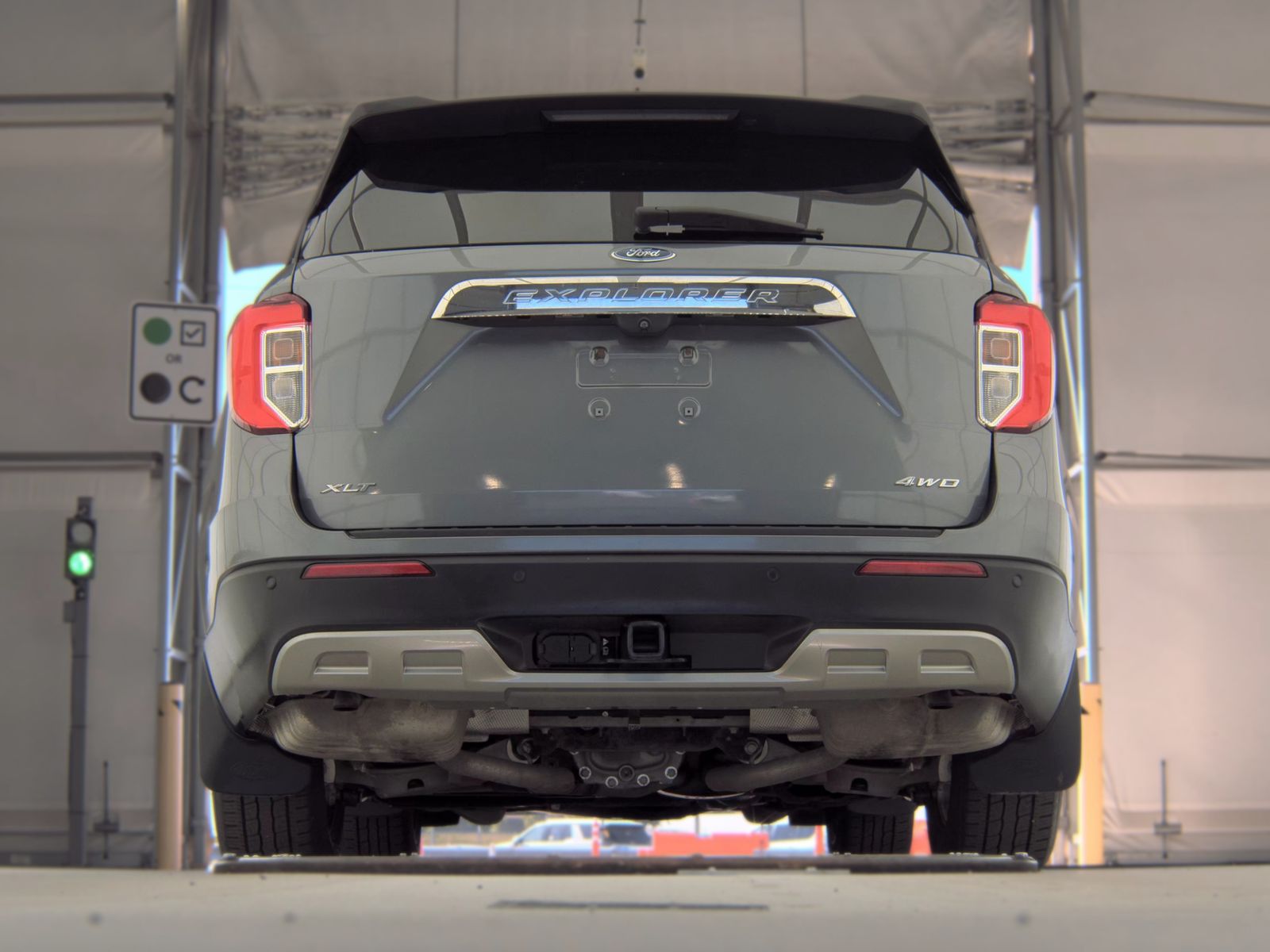 FORD EXPLORER - 8