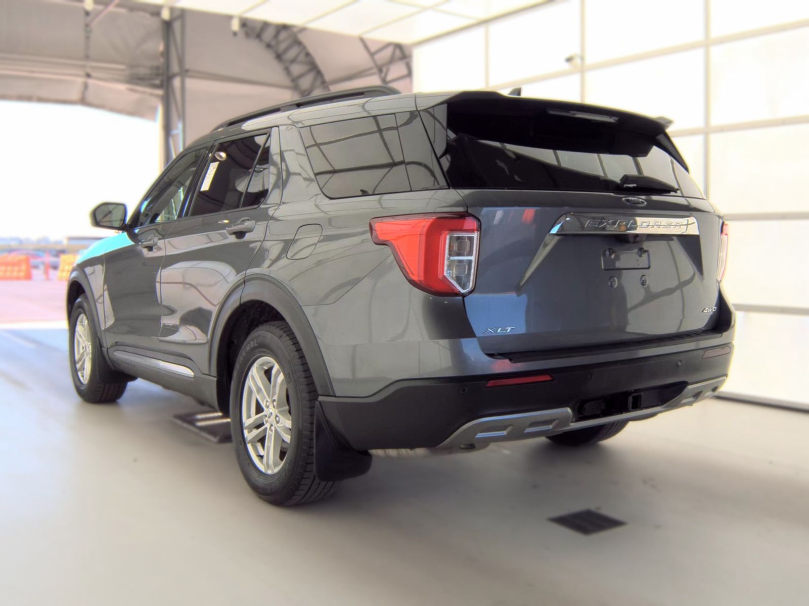 FORD EXPLORER - 9