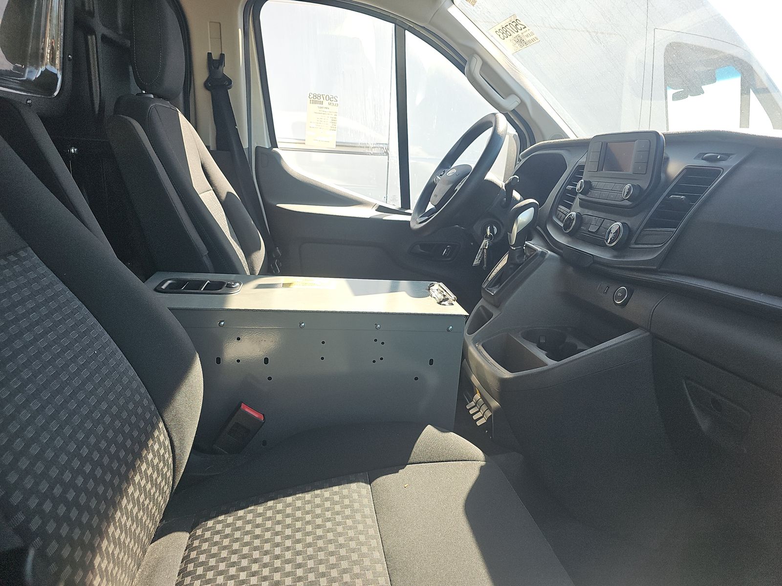 FORD TRANSIT 150 - 9