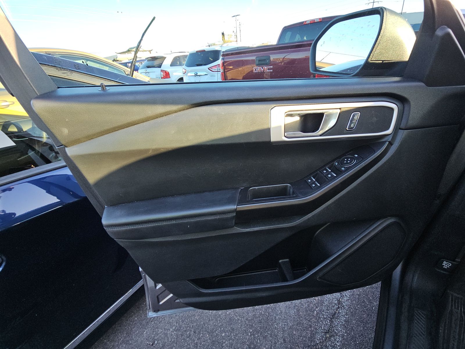 FORD EXPLORER - 10