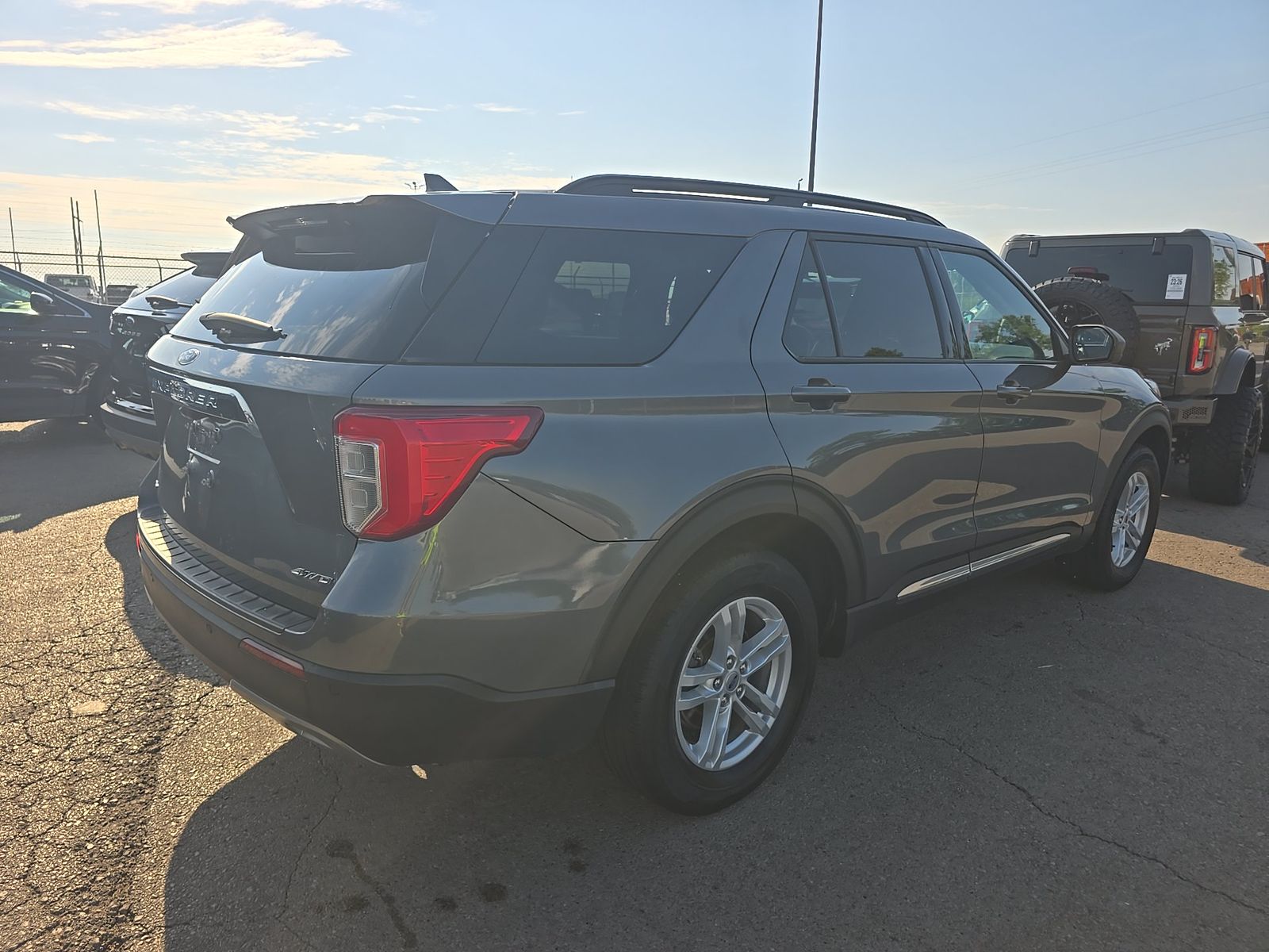 FORD EXPLORER - 5