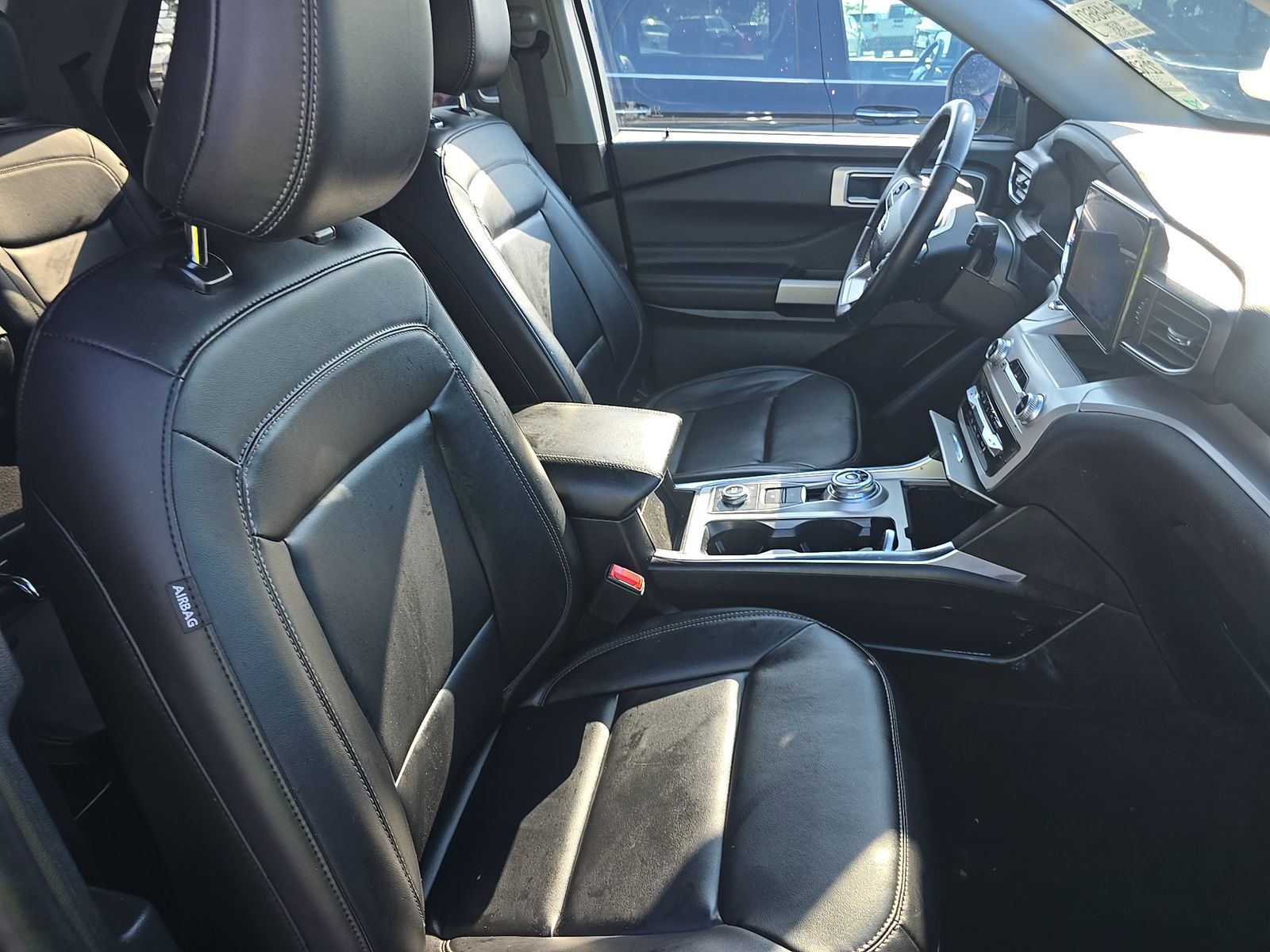 FORD EXPLORER - 9