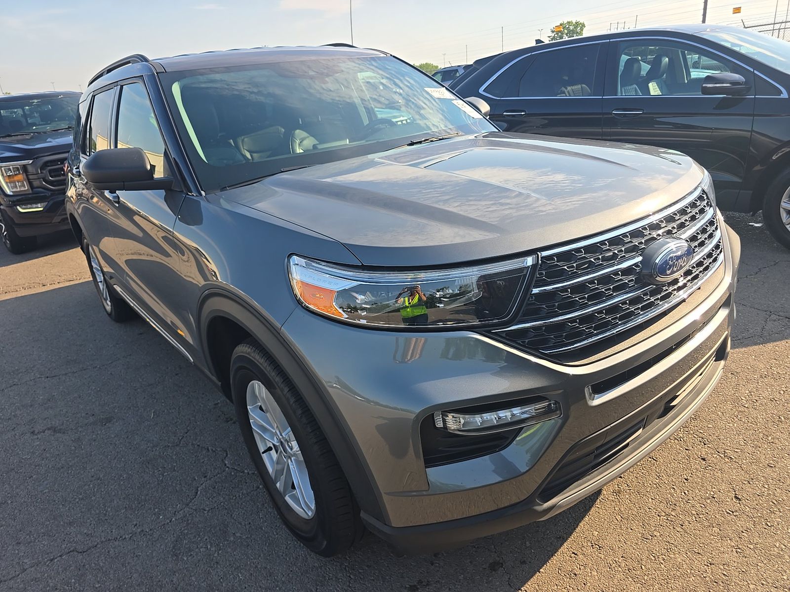 FORD EXPLORER - 4