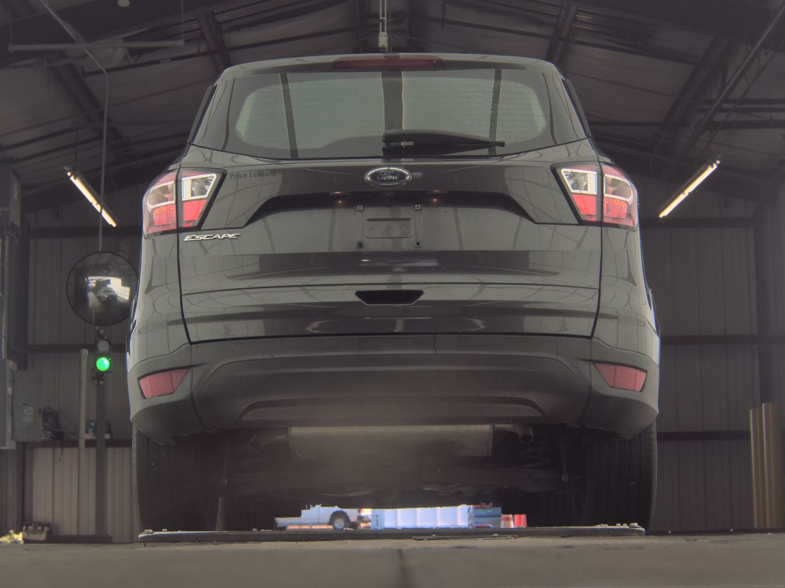 FORD ESCAPE - 8