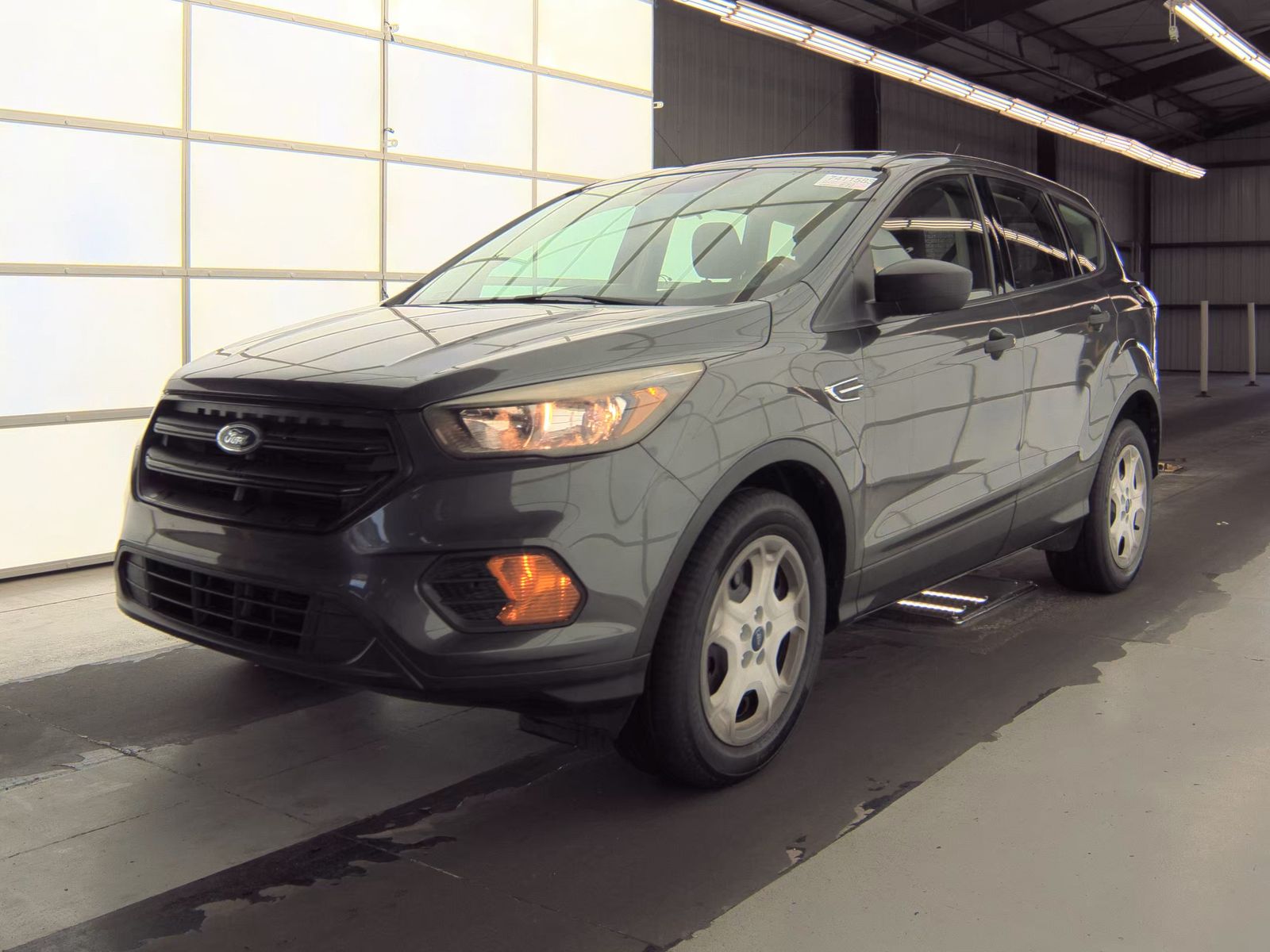 FORD ESCAPE - 1