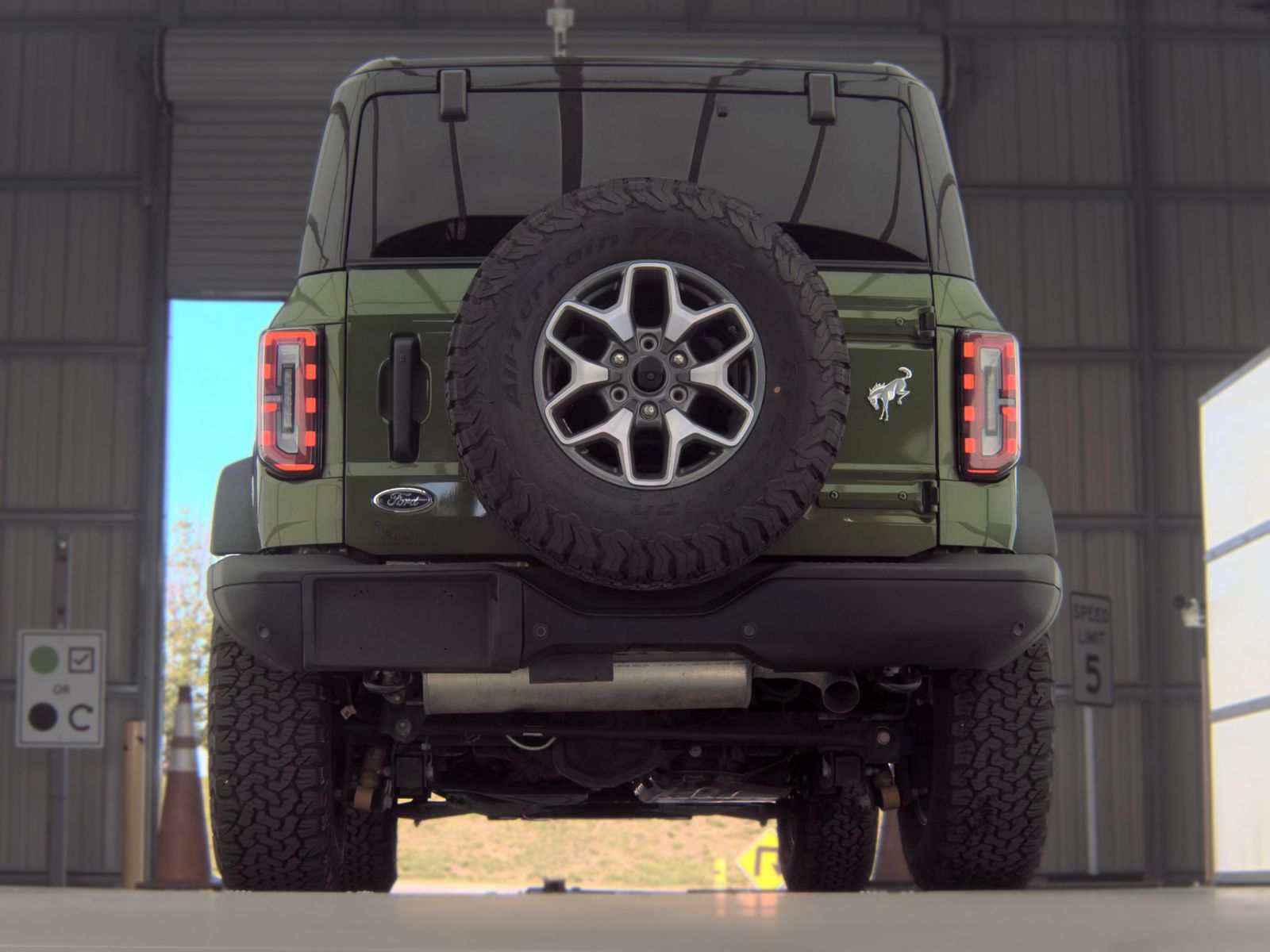 FORD BRONCO - 8
