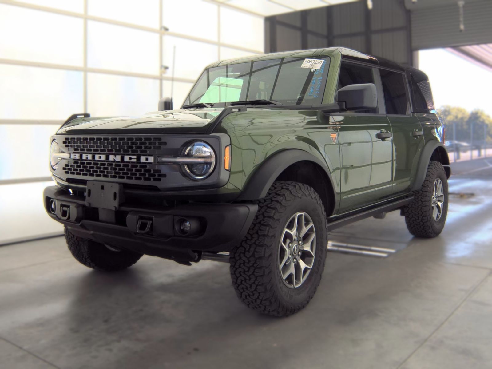 FORD BRONCO - 1