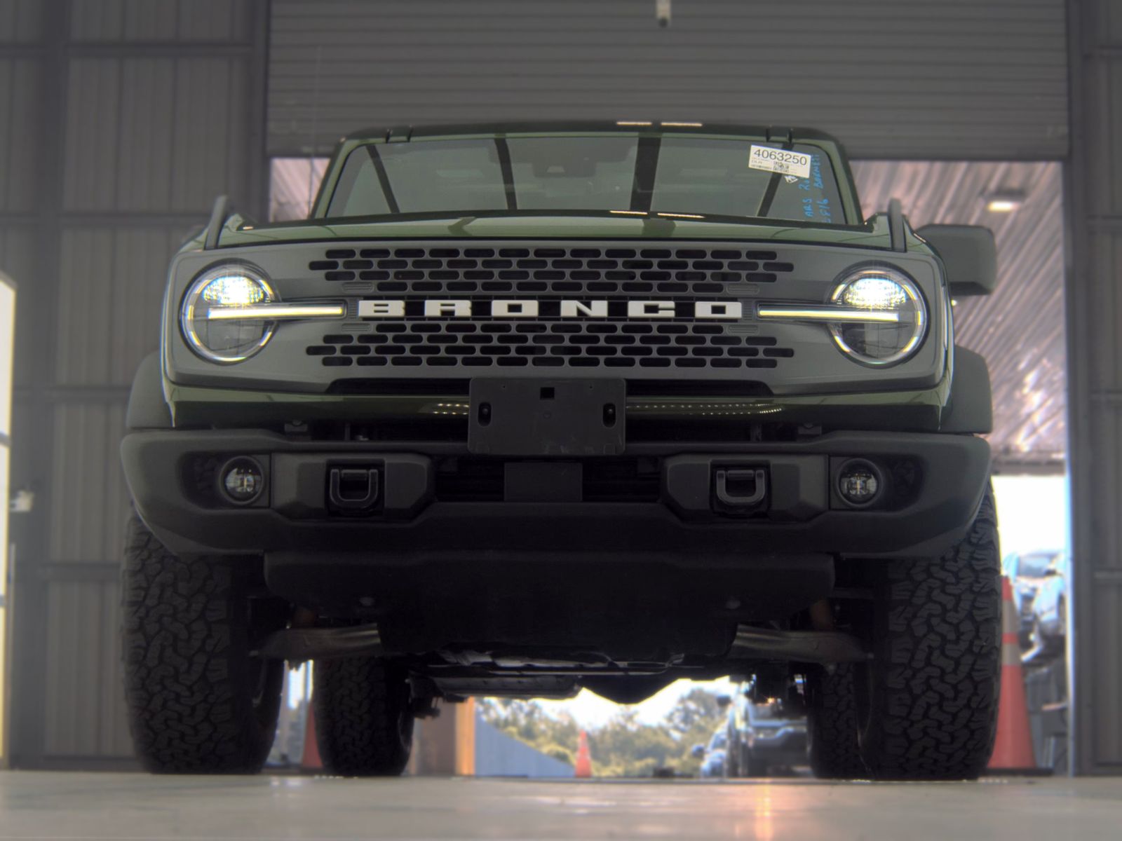 FORD BRONCO - 4