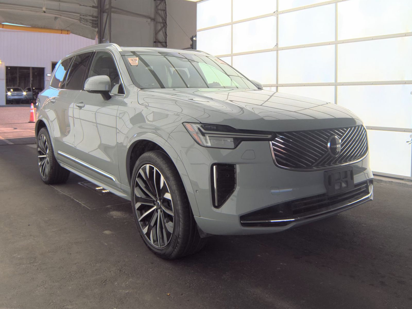 2025 Volvo XC90 B6 Plus AWD