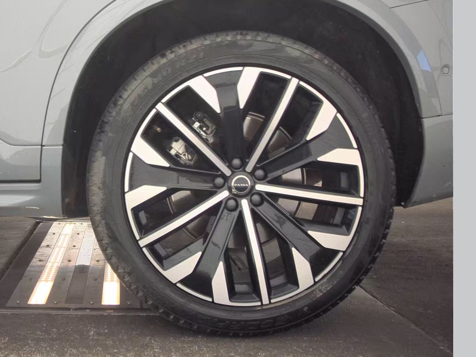 2025 Volvo XC90 B6 Plus AWD