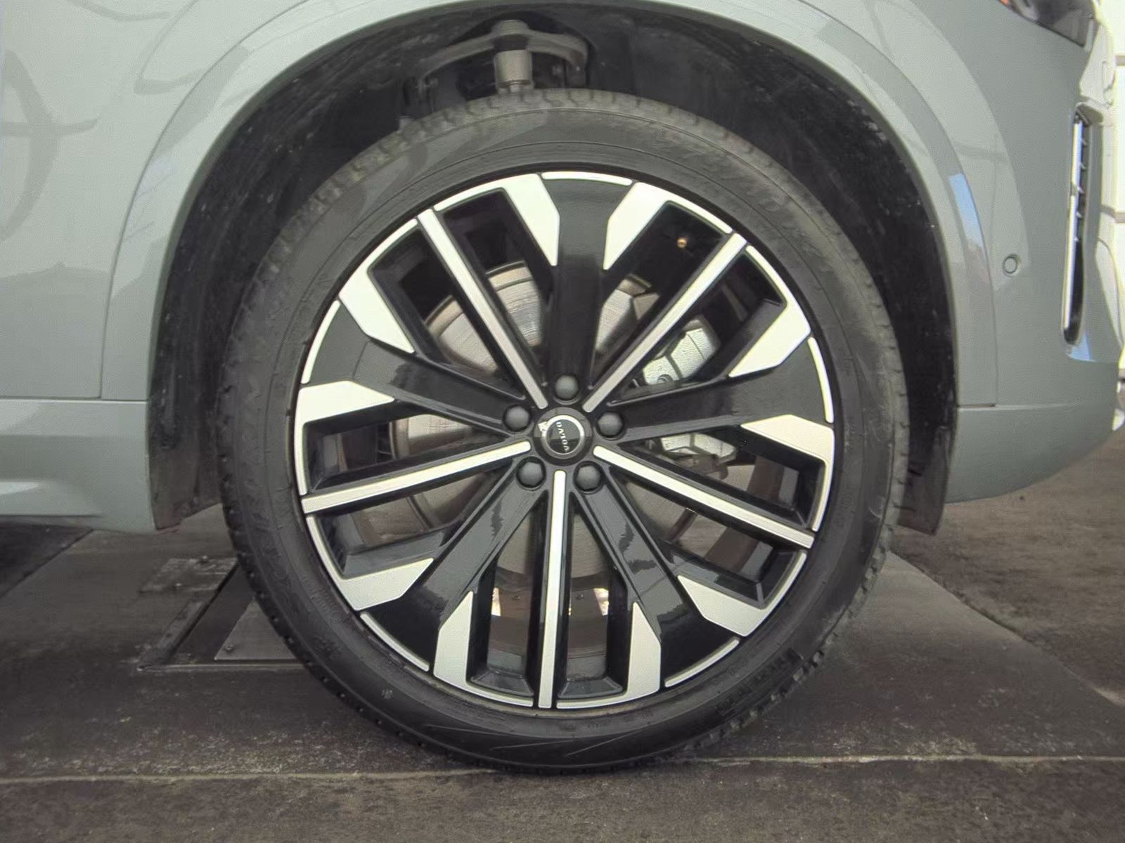 2025 Volvo XC90 B6 Plus AWD