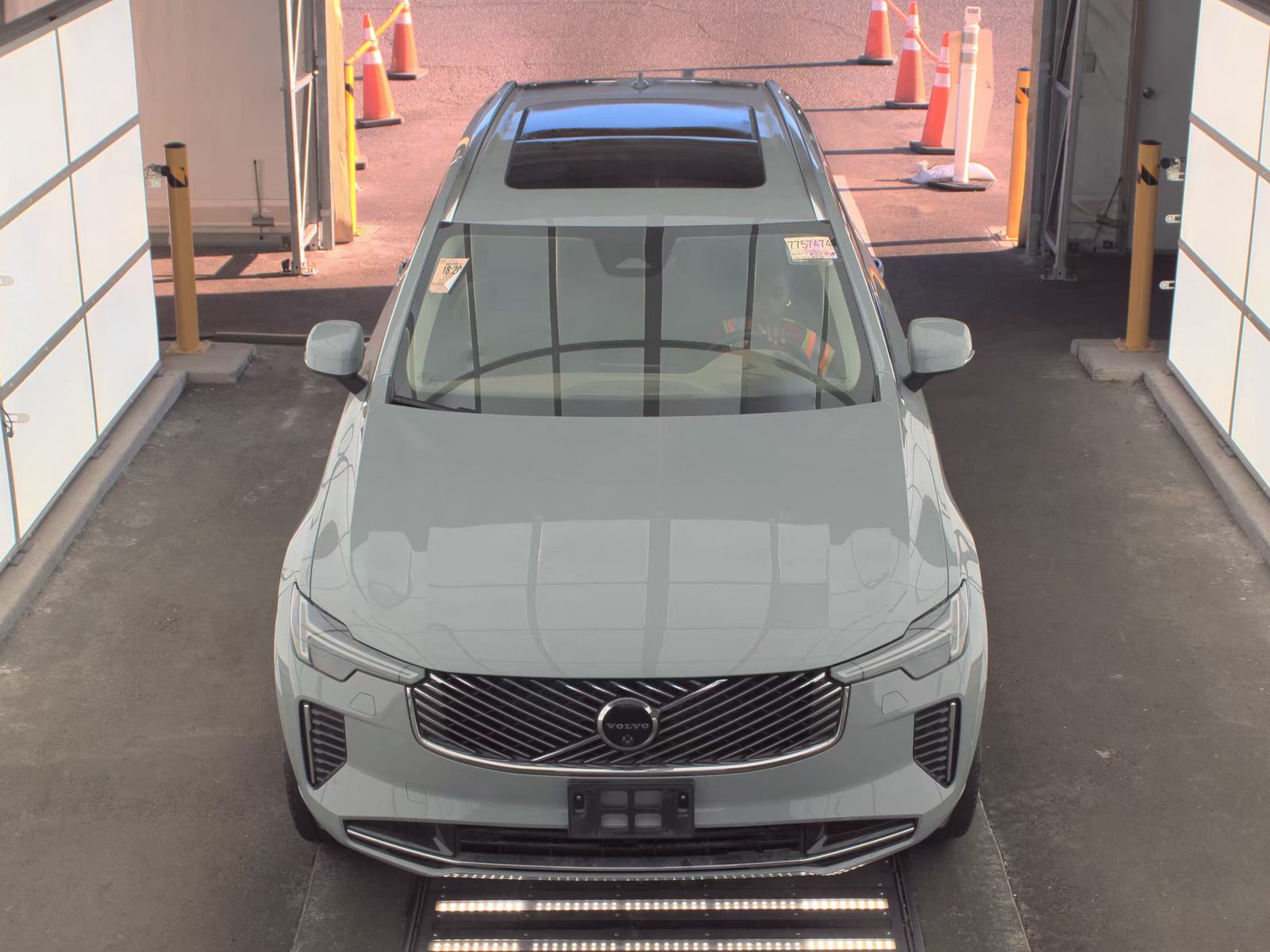 2025 Volvo XC90 B6 Plus AWD