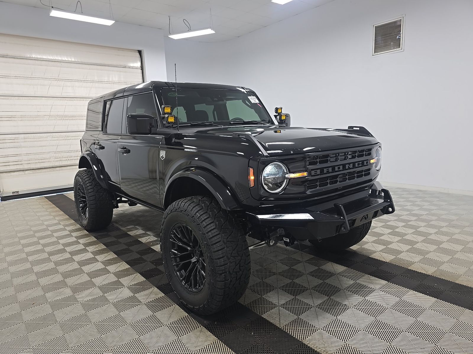 FORD BRONCO - 4