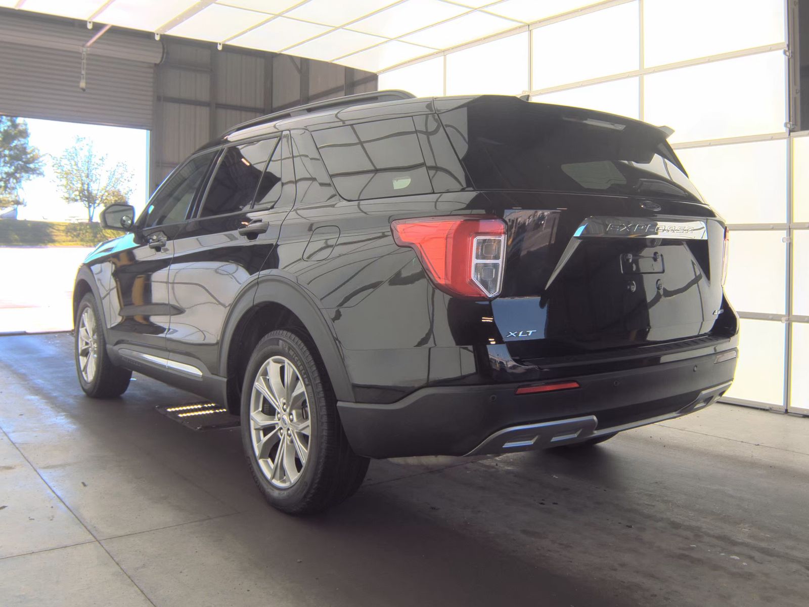 FORD EXPLORER - 9