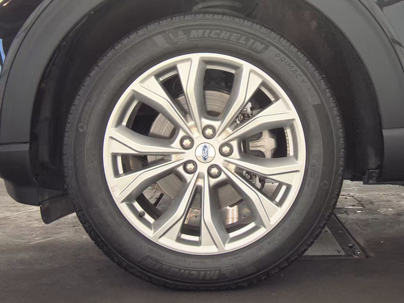 FORD EXPLORER - 10