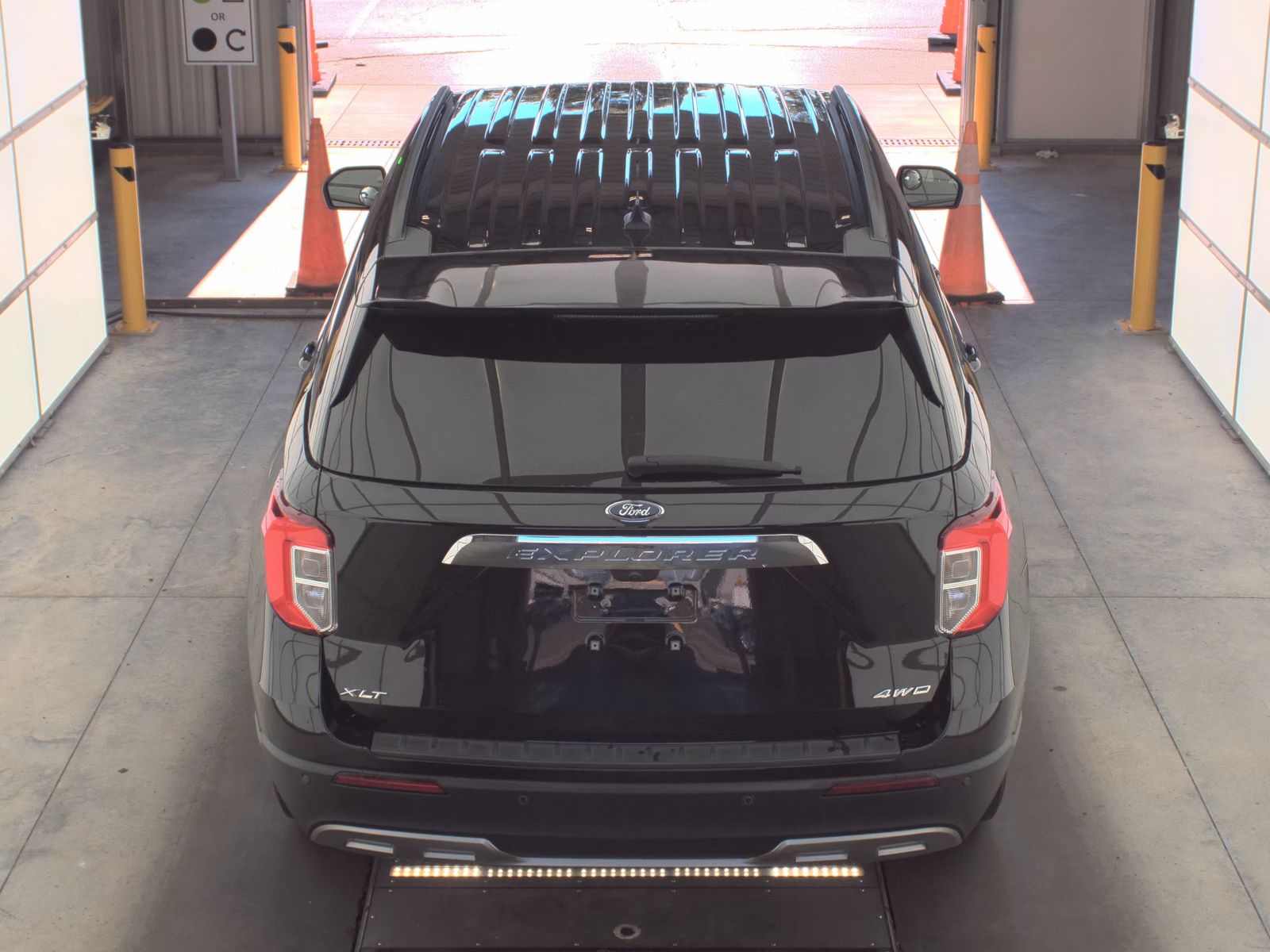 FORD EXPLORER - 7