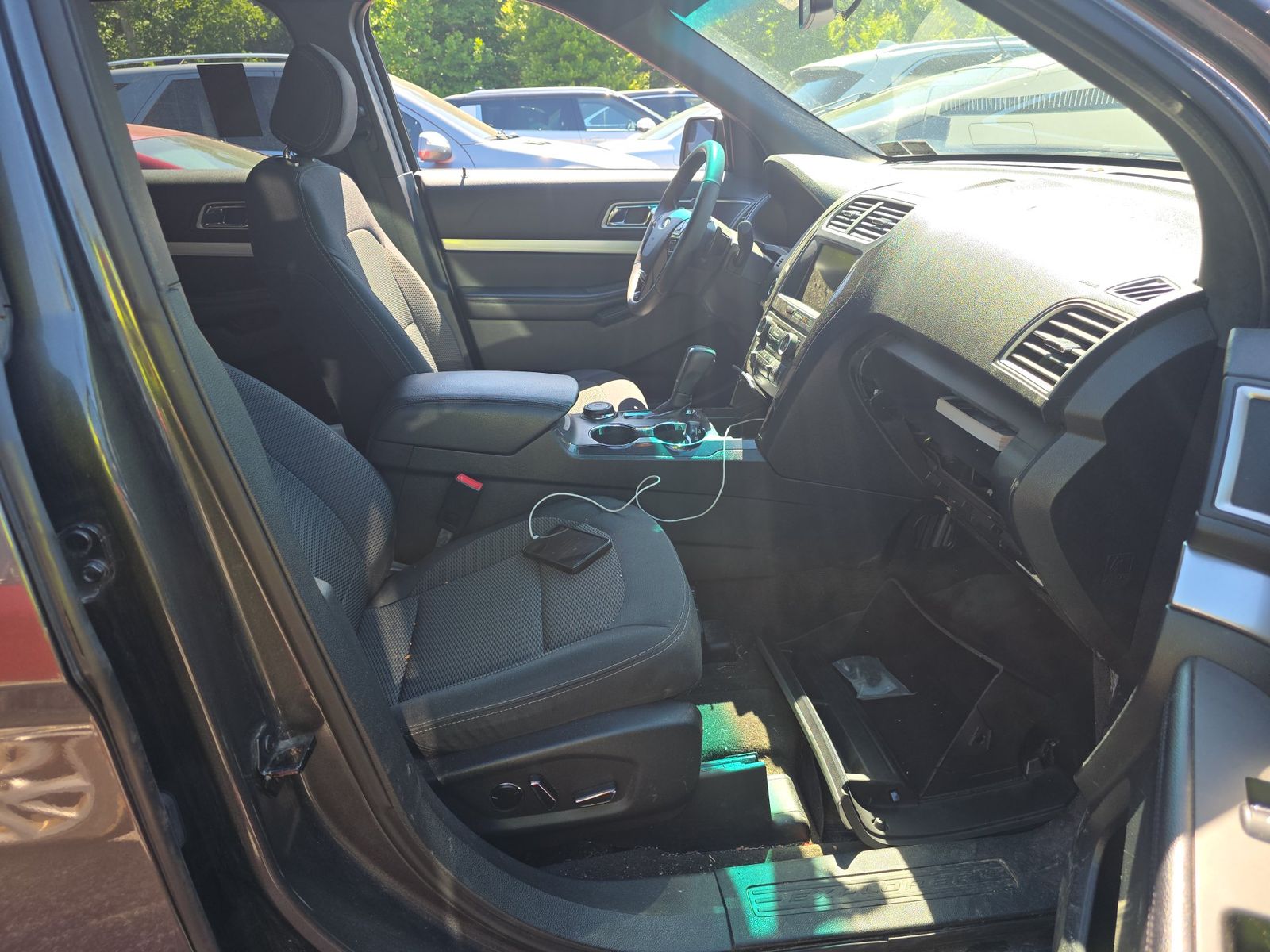 FORD EXPLORER - 9