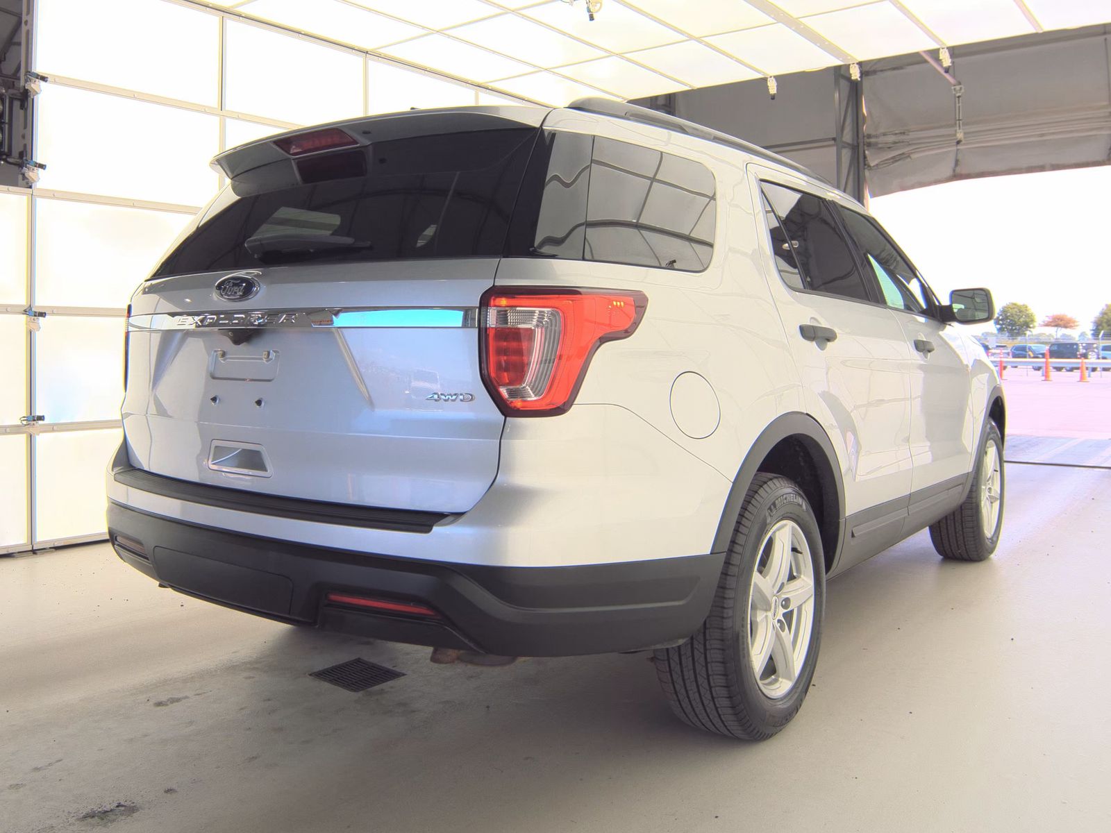 FORD EXPLORER - 5