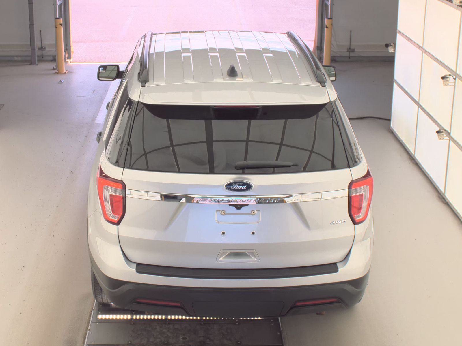 FORD EXPLORER - 6