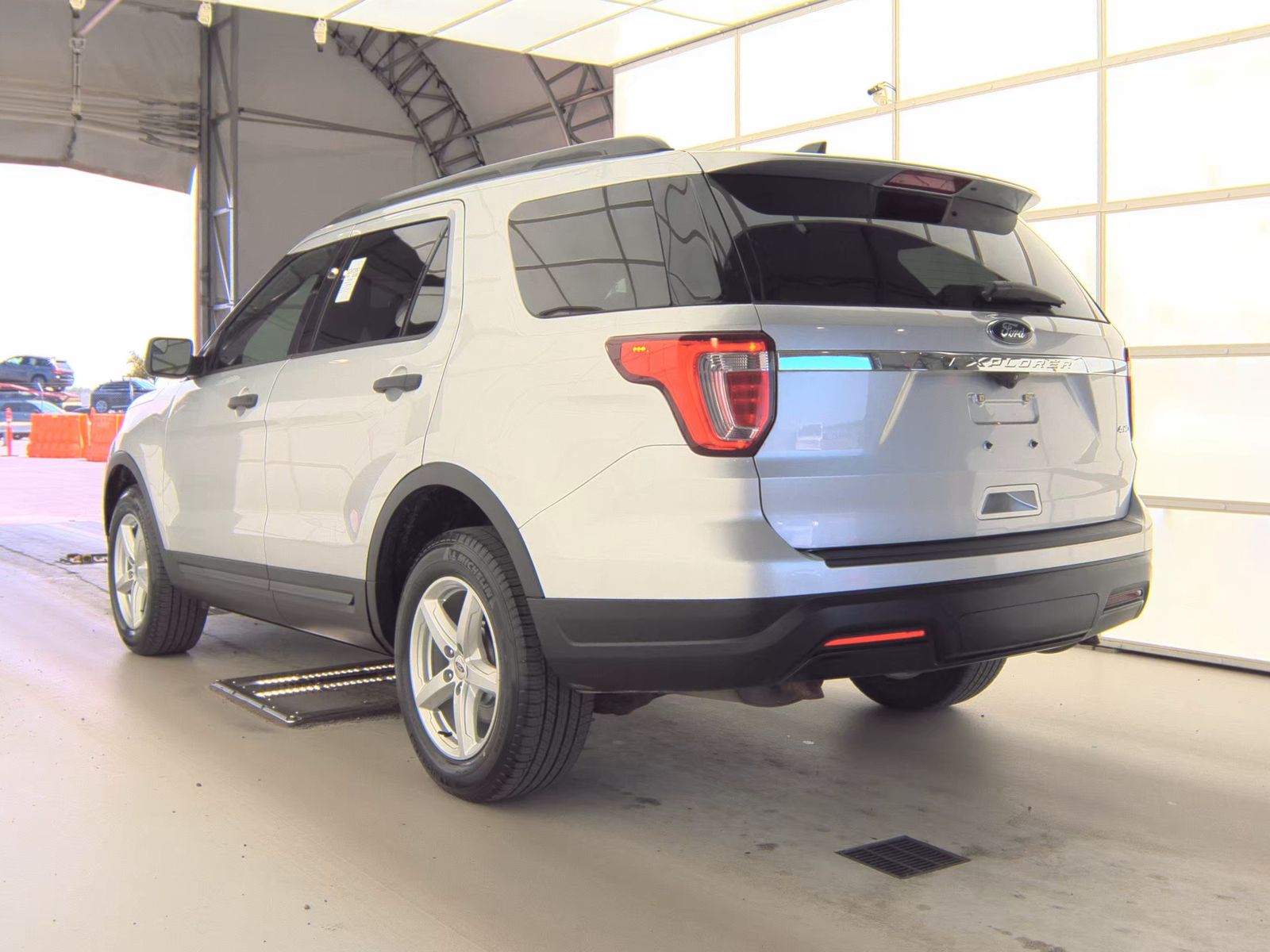 FORD EXPLORER - 7