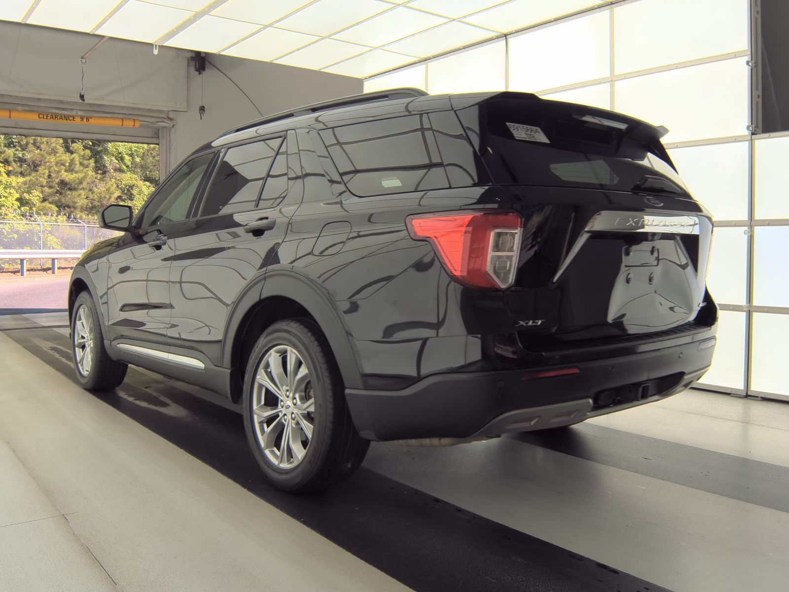 FORD EXPLORER - 9