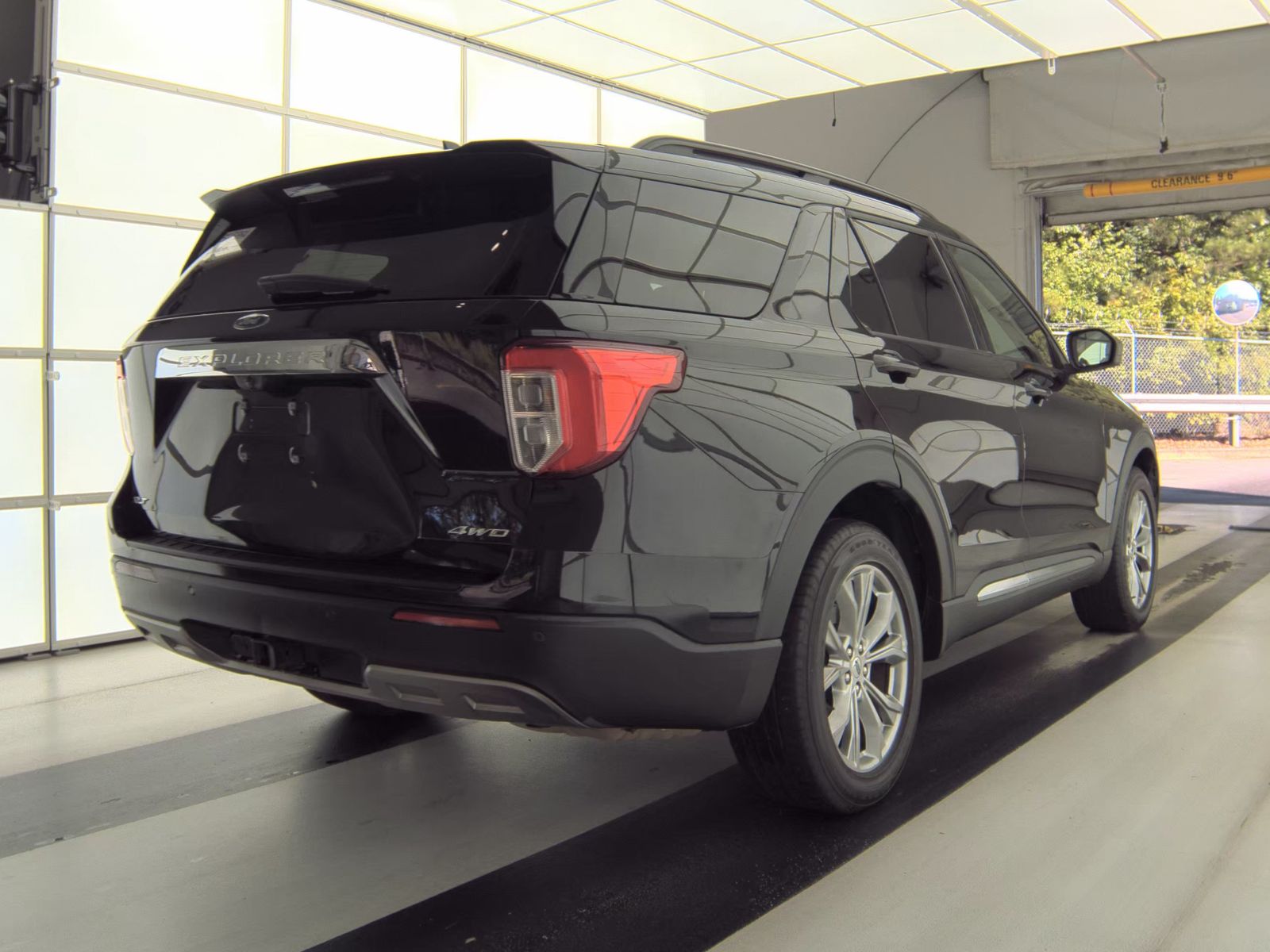 FORD EXPLORER - 6