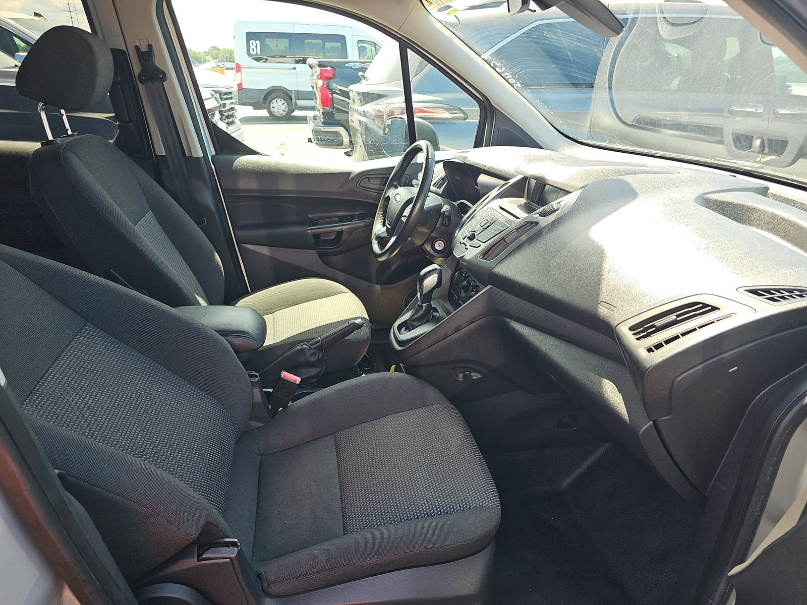 FORD TRANSIT CONNECT - 9