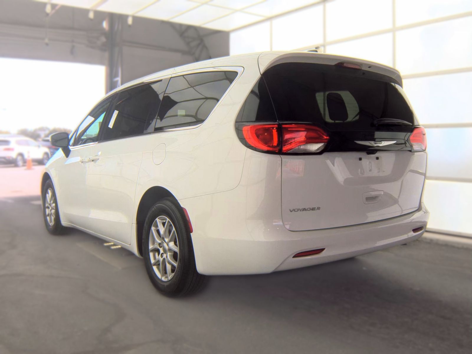 CHRYSLER VOYAGER - 9