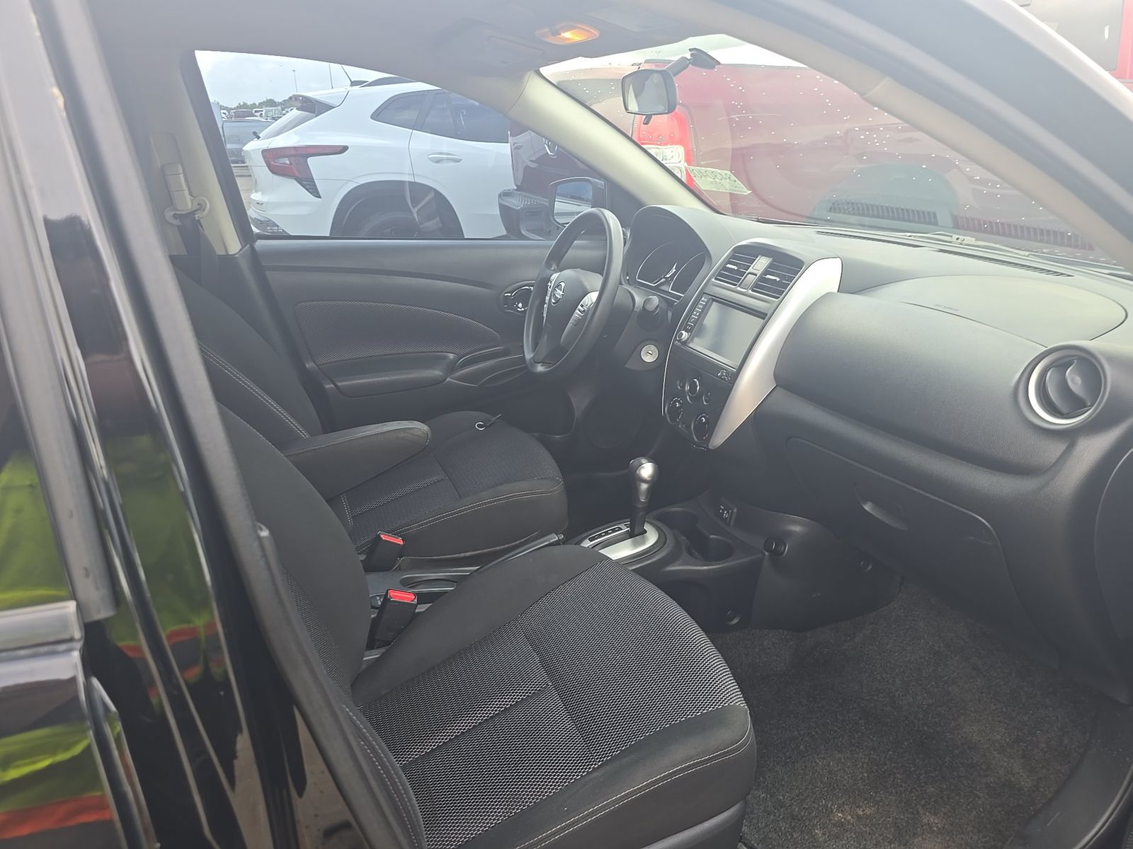 NISSAN VERSA - 9