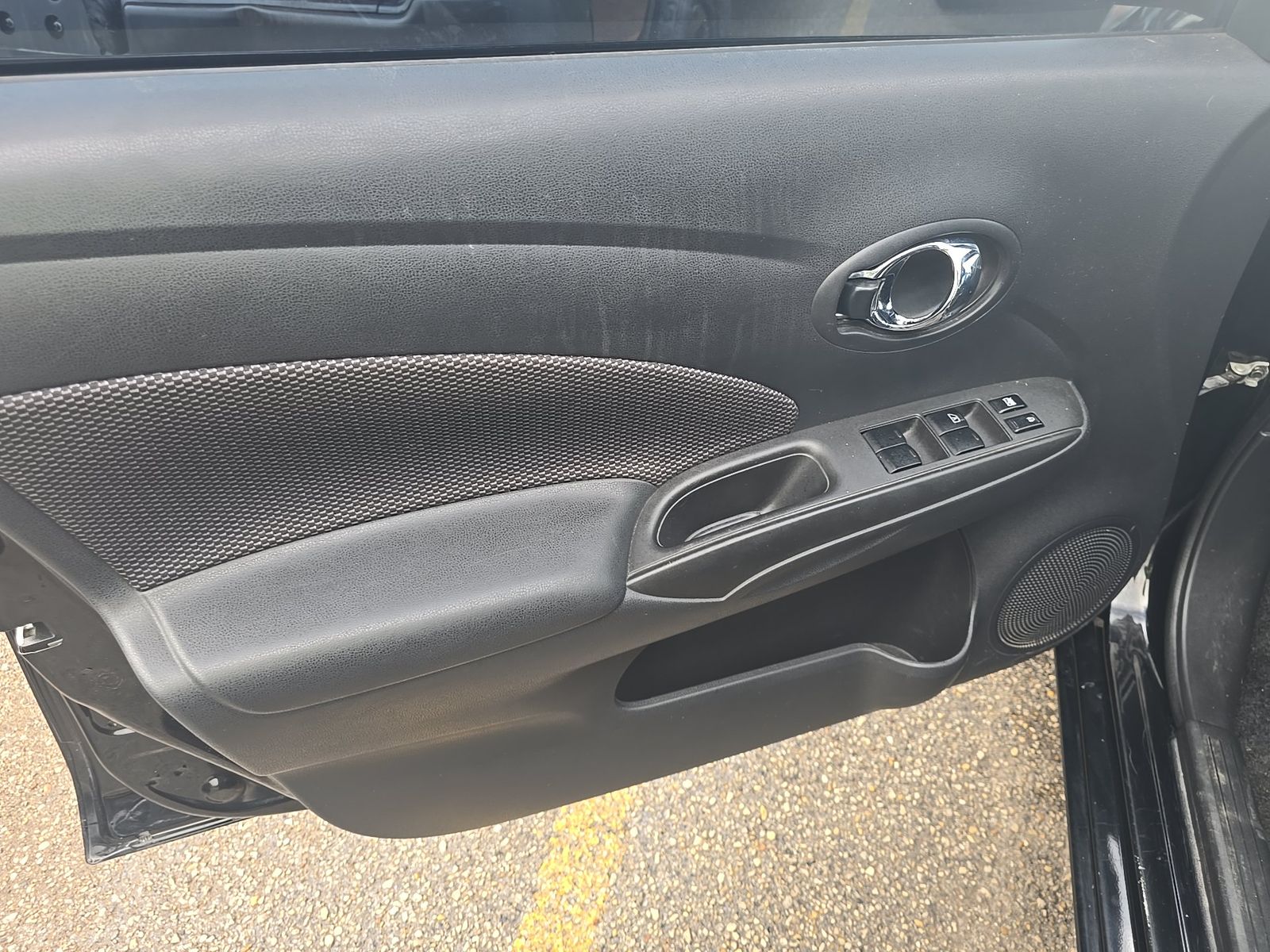 NISSAN VERSA - 10