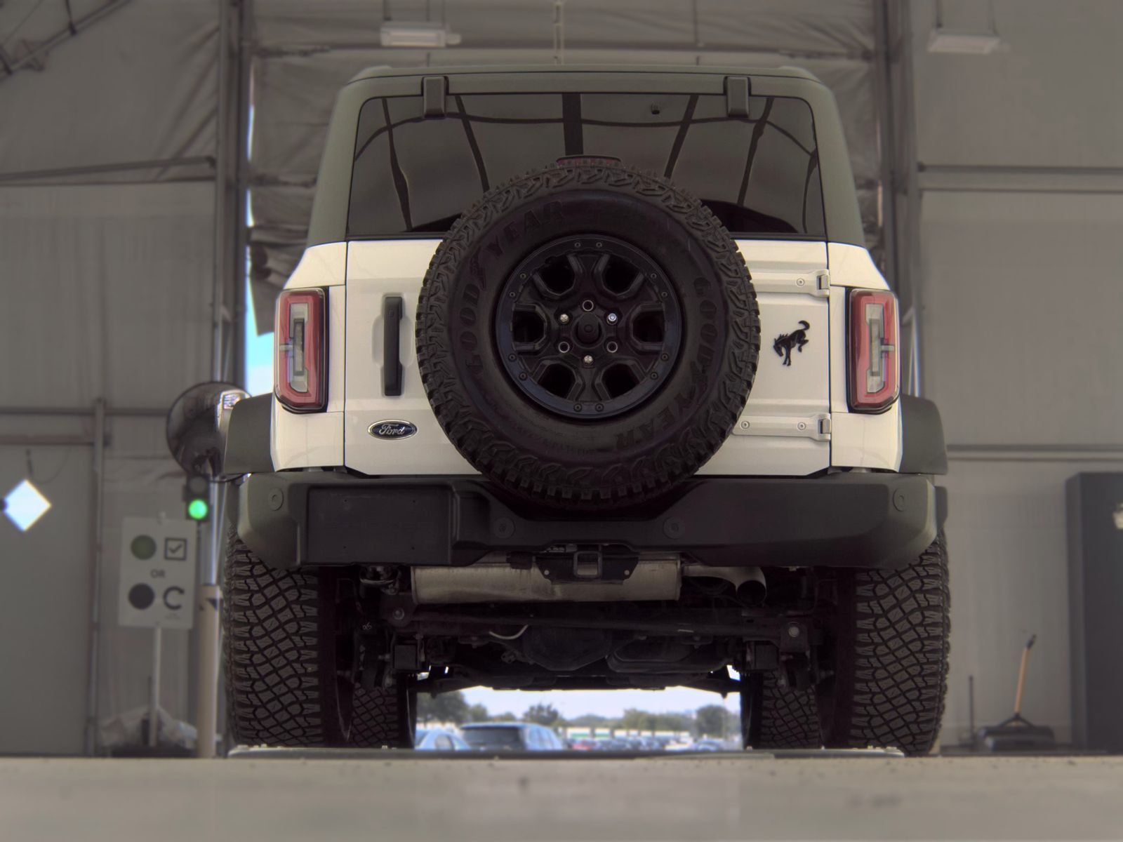 FORD BRONCO - 8