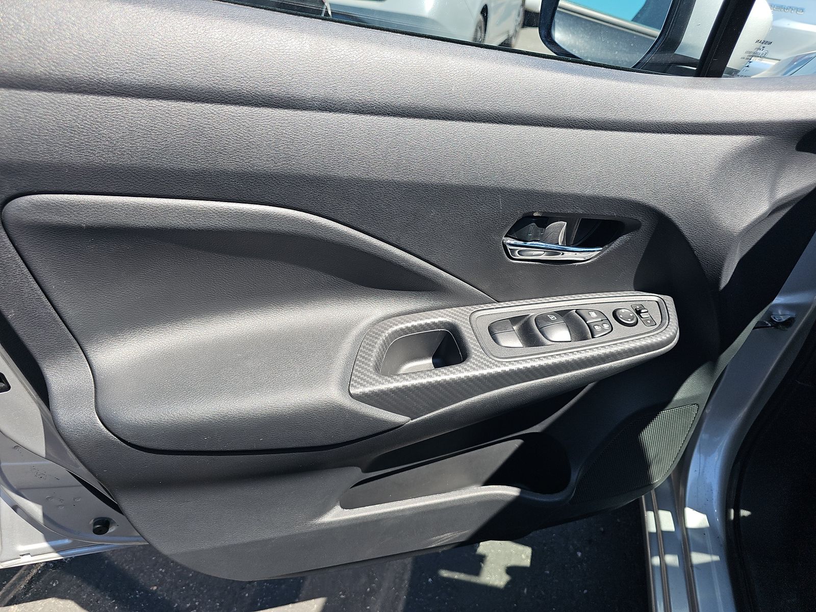 NISSAN VERSA - 10