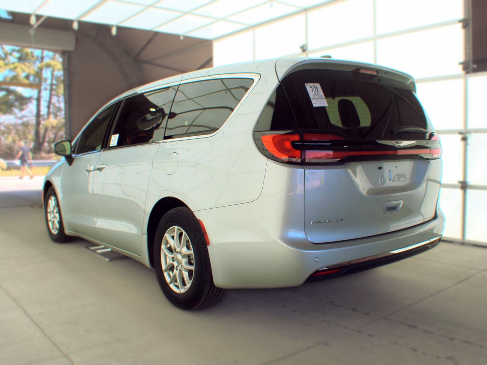 2023 Chrysler Pacifica Touring FWD
