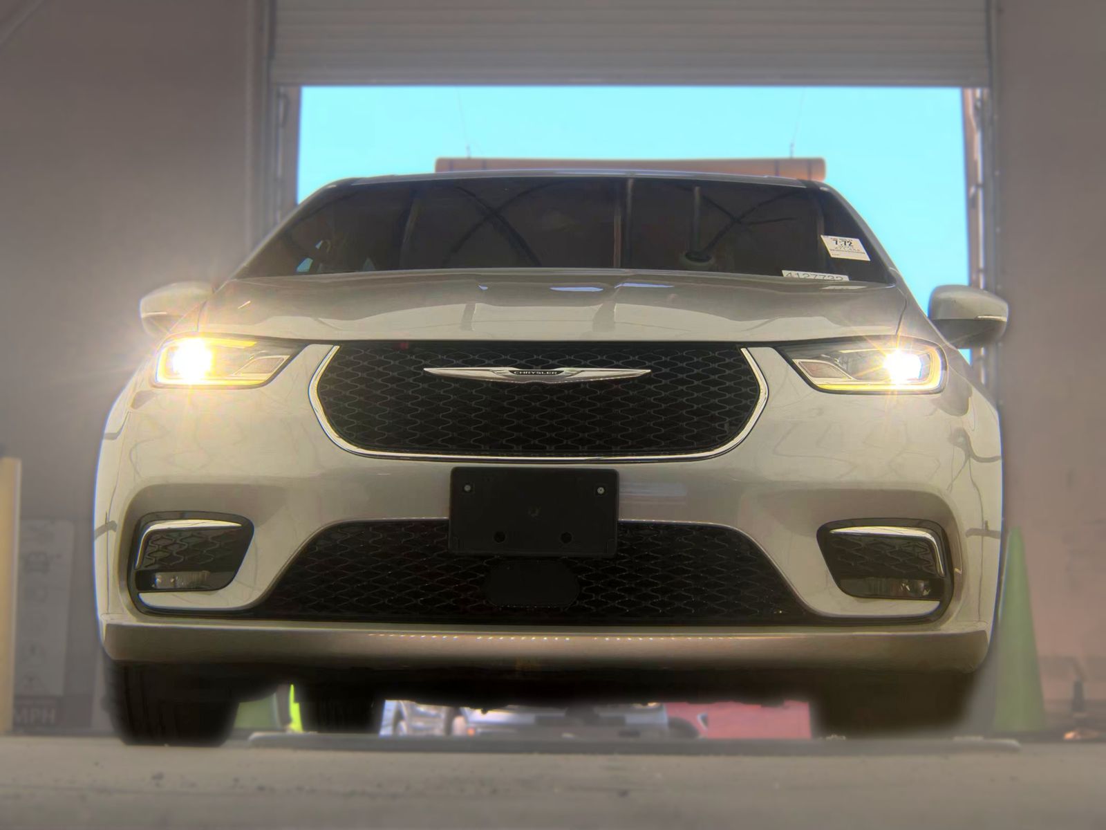 2023 Chrysler Pacifica Touring FWD