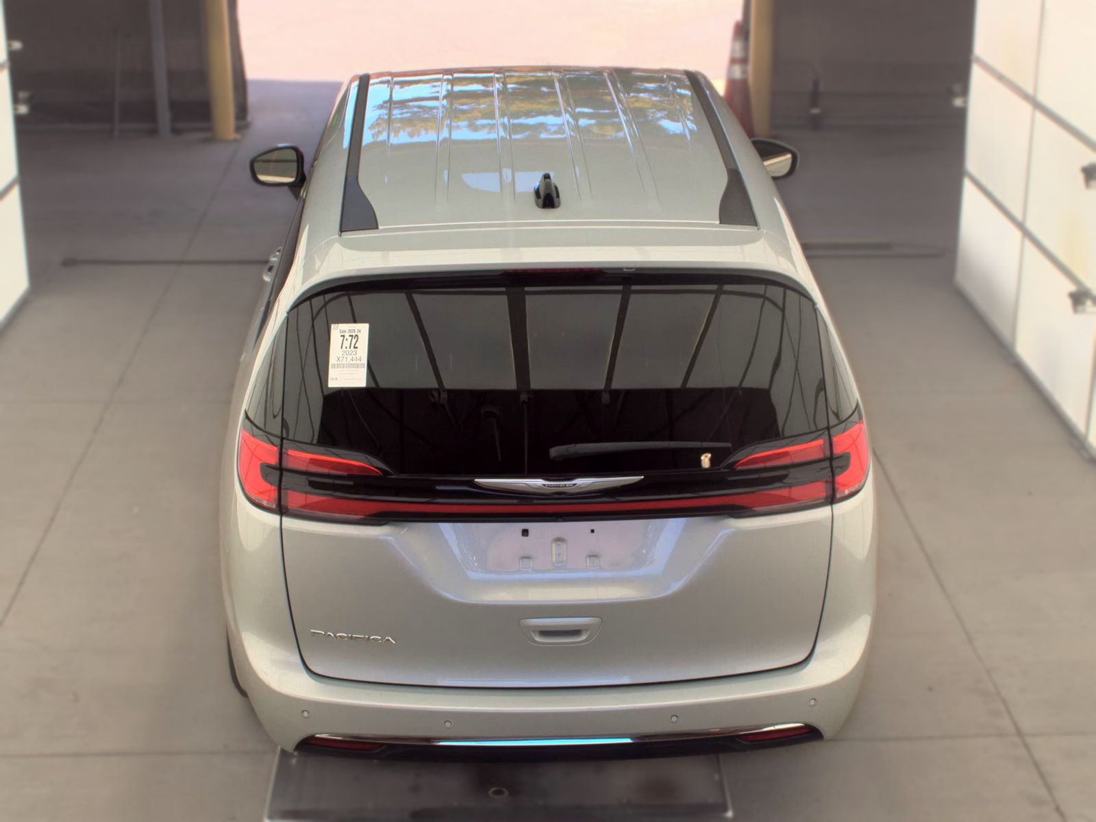 2023 Chrysler Pacifica Touring FWD