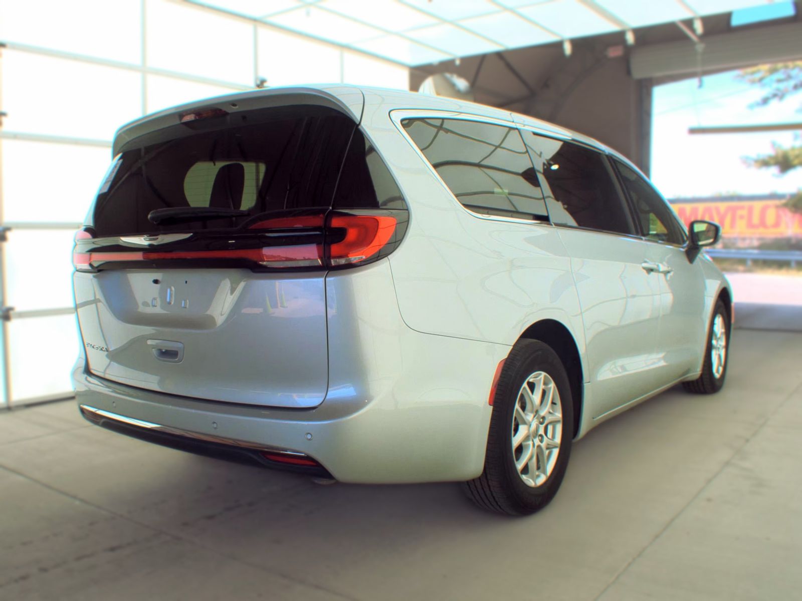 2023 Chrysler Pacifica Touring FWD