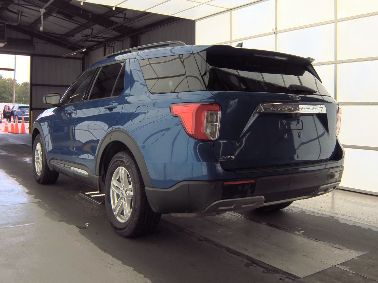 FORD EXPLORER - 9