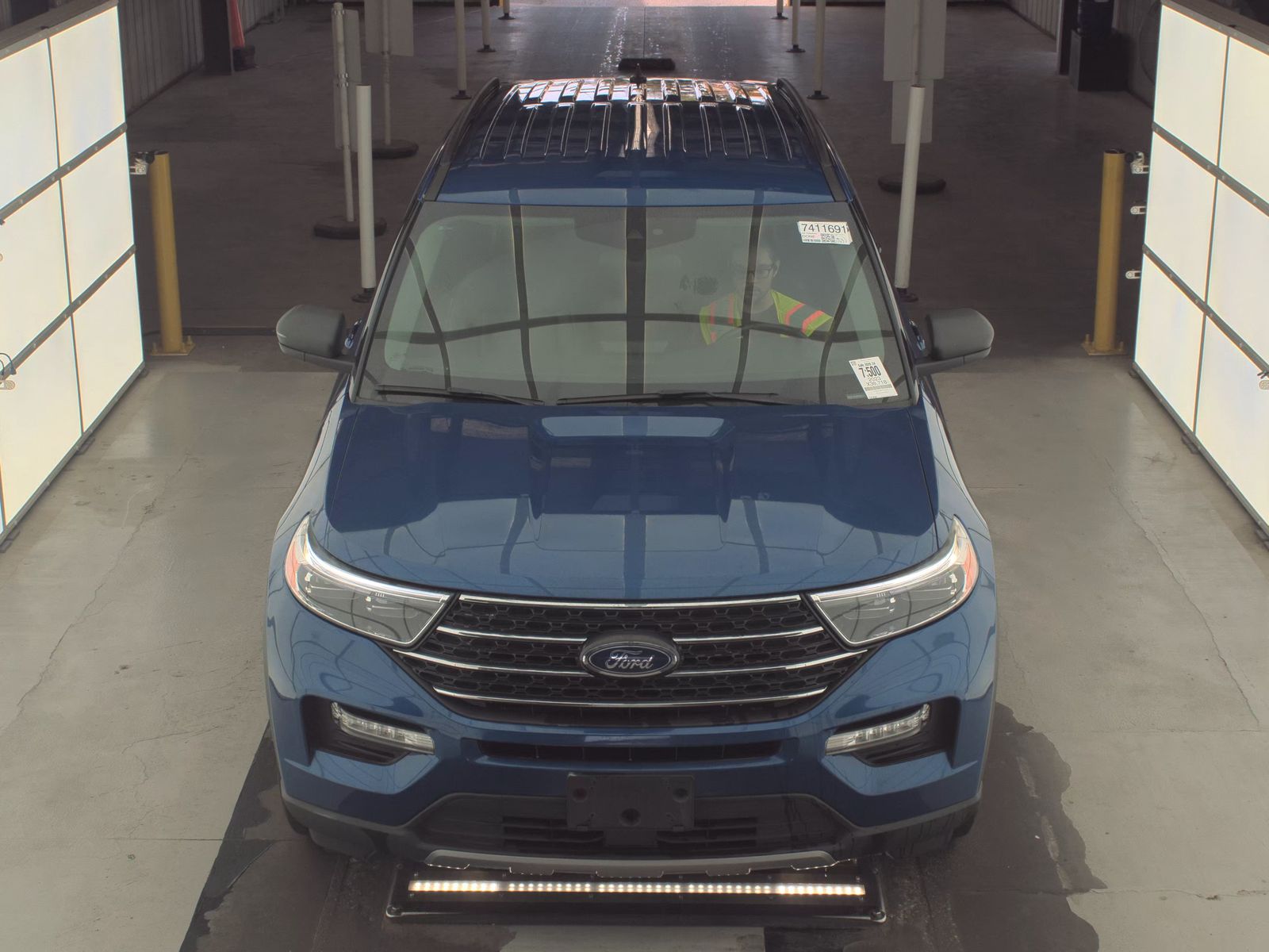 FORD EXPLORER - 3