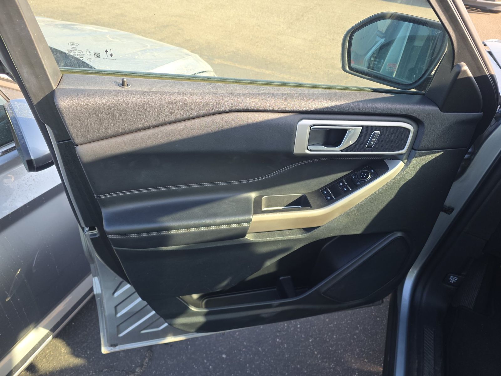 2023 Ford Explorer XLT RWD