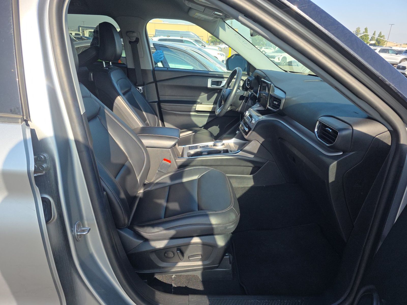 2023 Ford Explorer XLT RWD