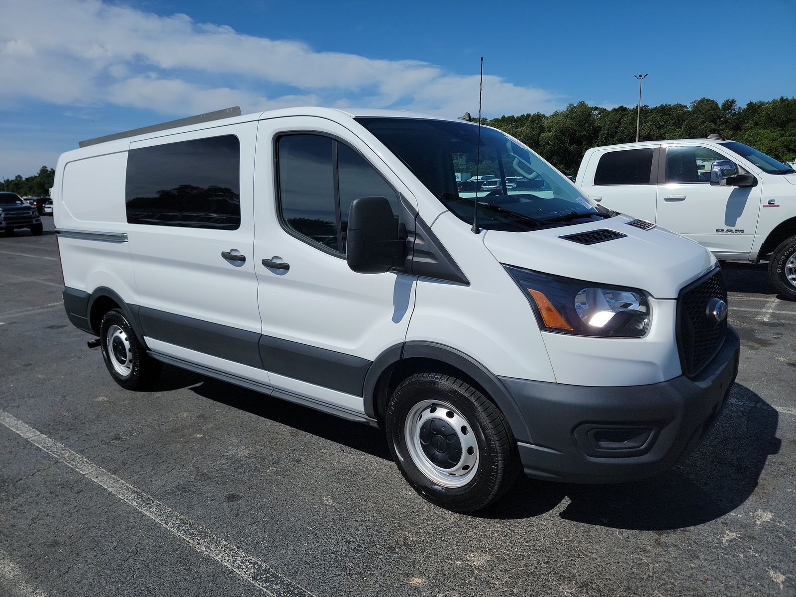 FORD TRANSIT 150 - 4