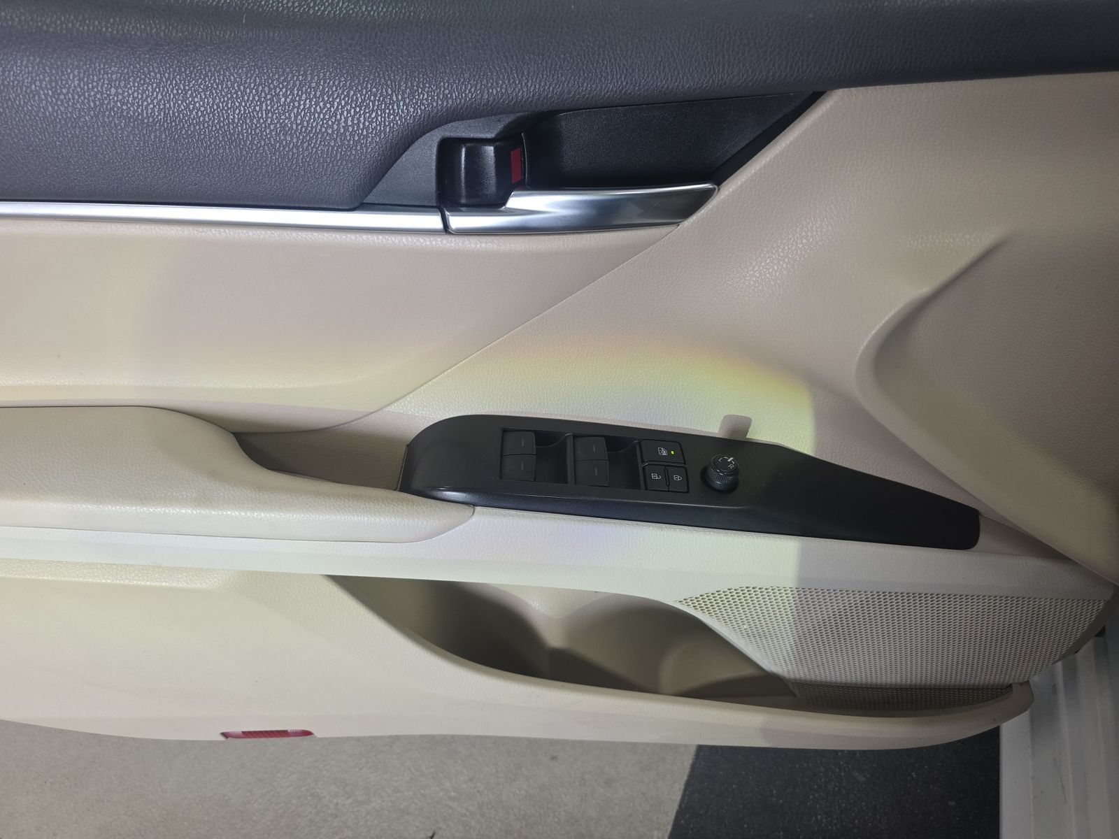 TOYOTA CAMRY - 10
