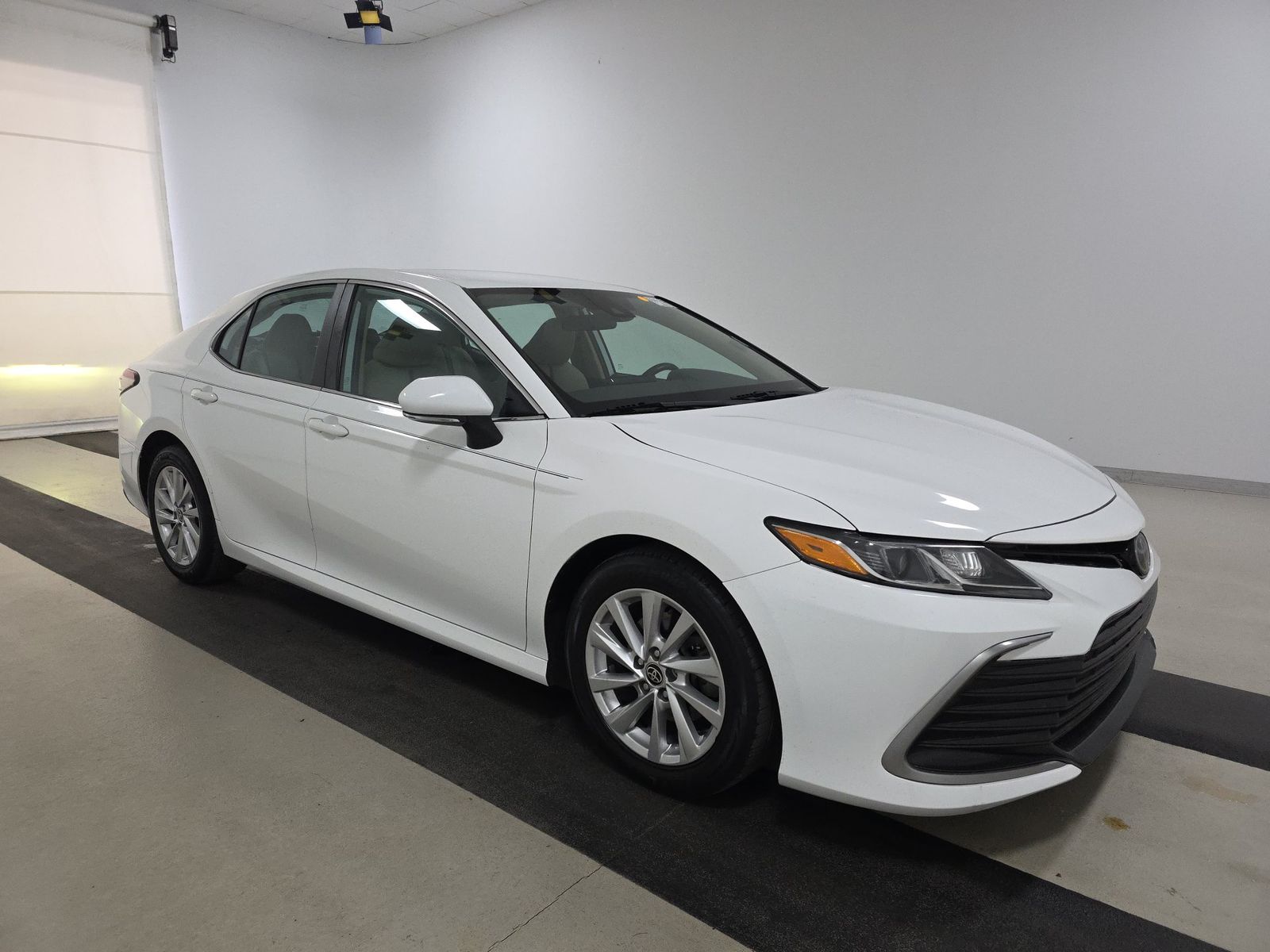 TOYOTA CAMRY - 4