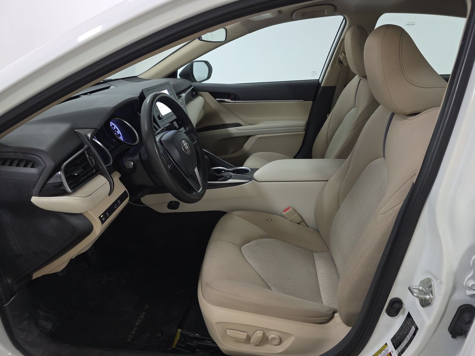TOYOTA CAMRY - 8