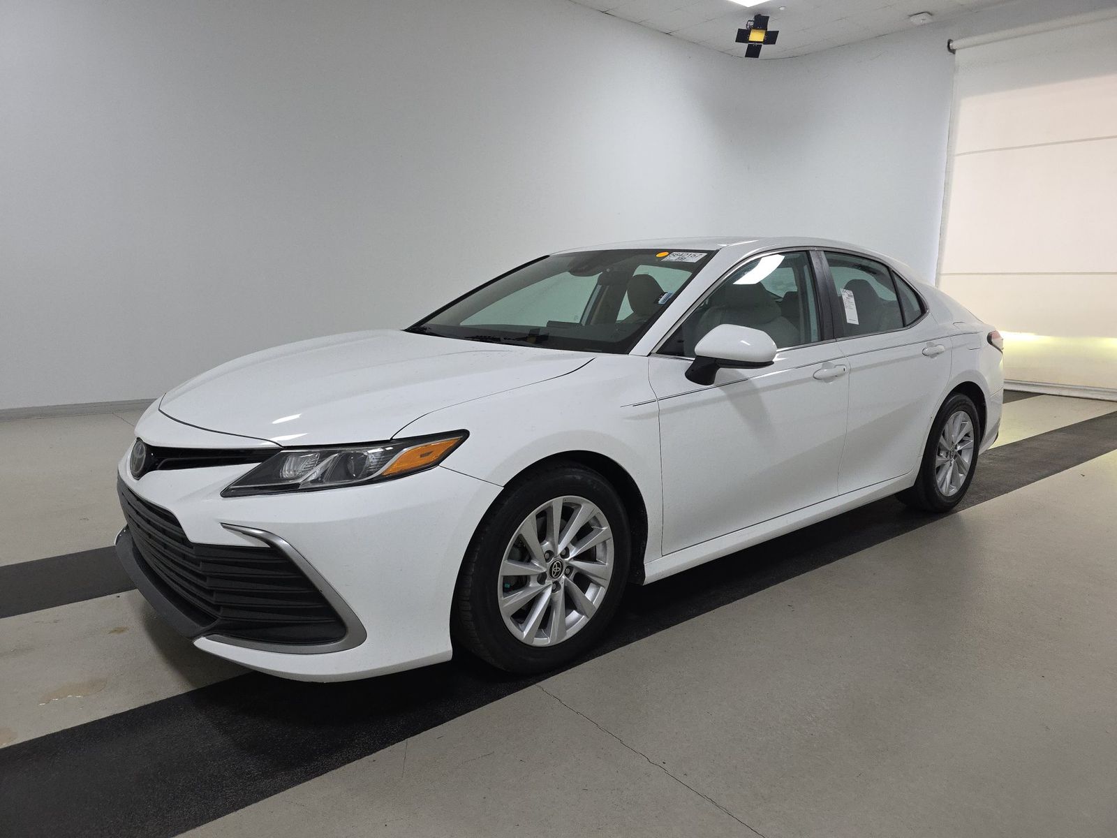 TOYOTA CAMRY - 1