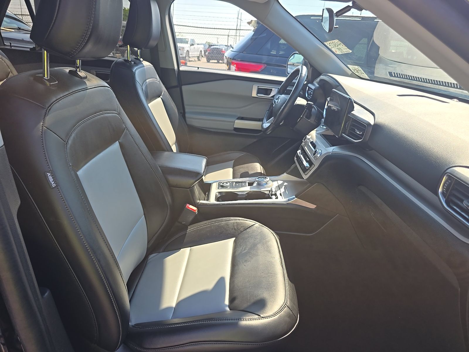 FORD EXPLORER - 9