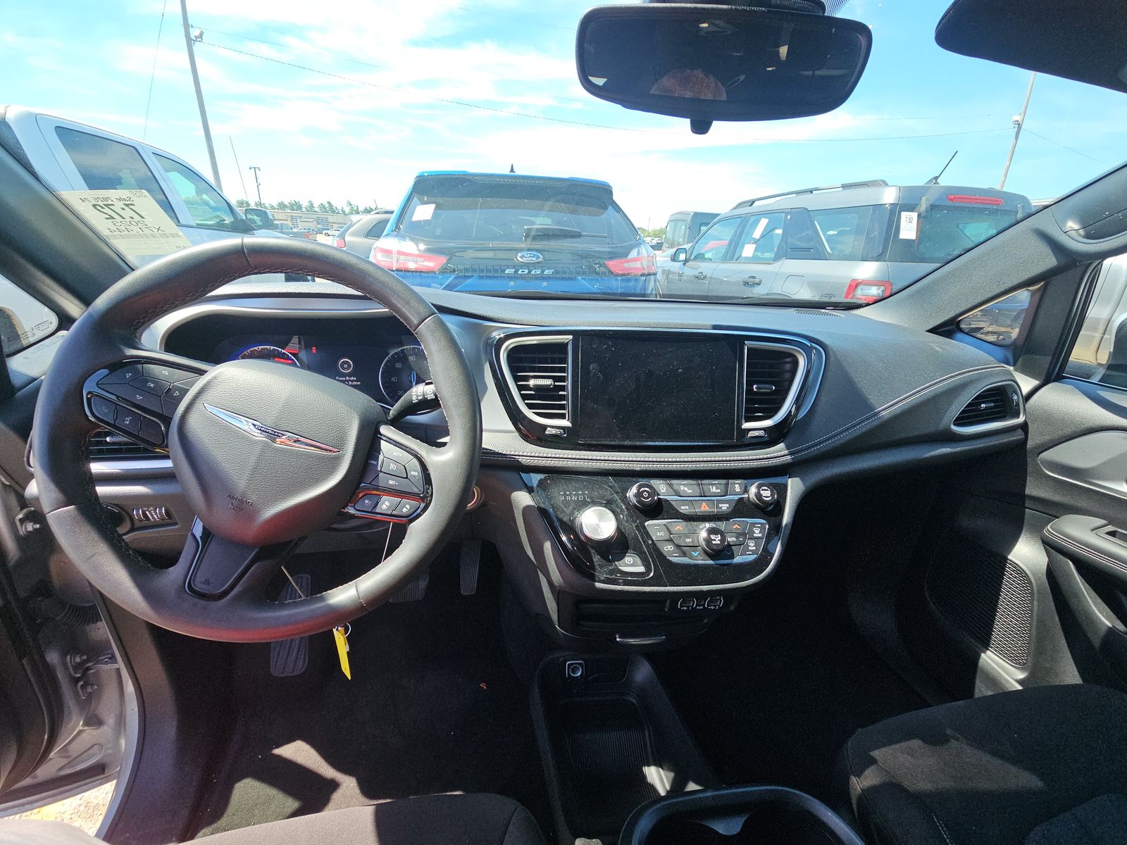 2023 Chrysler Pacifica Touring FWD