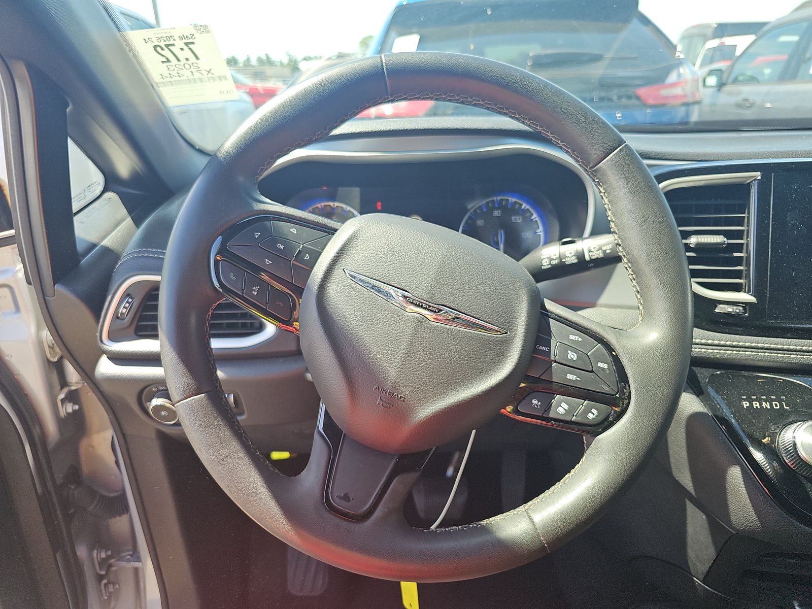 2023 Chrysler Pacifica Touring FWD